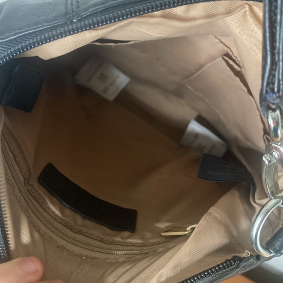 Gun Tote’n Mamas Black Leather Crossbody Purse Carry and Conceal GTM - Picture 8 of 10